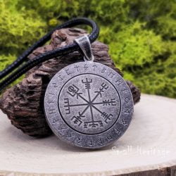 Rotating Viking Stainless Steel Necklace Norse Vegvisir Runes