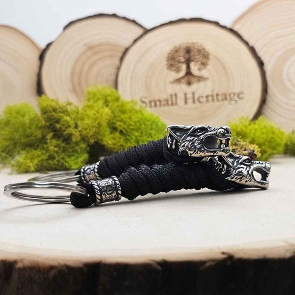 Viking Wolf Head Keychain – Stainless Steel Celtic Paracord Key Ring