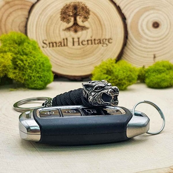 Viking Wolf Head Keychain – Stainless Steel Celtic Paracord Key Ring